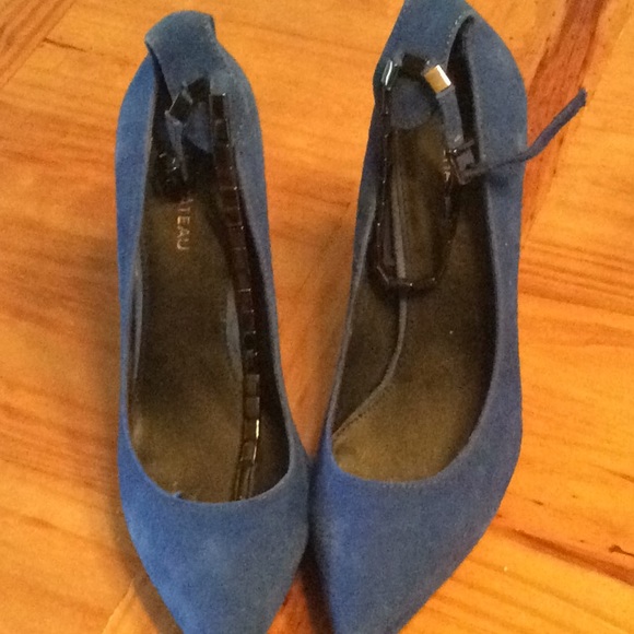 Stilettos - Picture 3 of 4